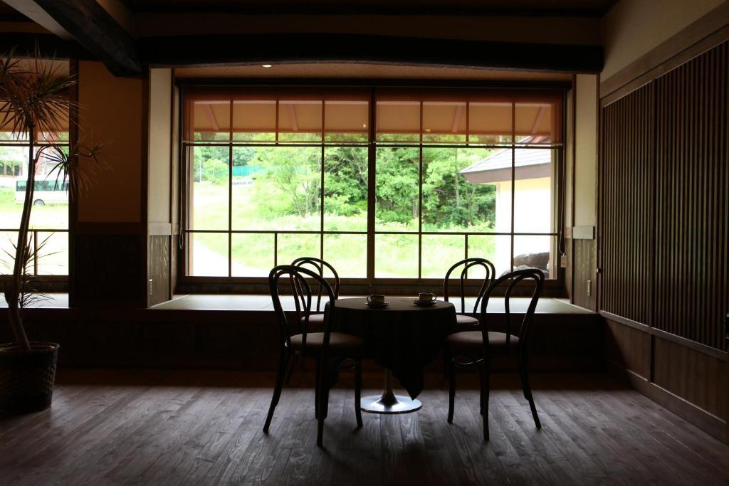 ホテル渓谷 山ノ内町 エクステリア 写真
